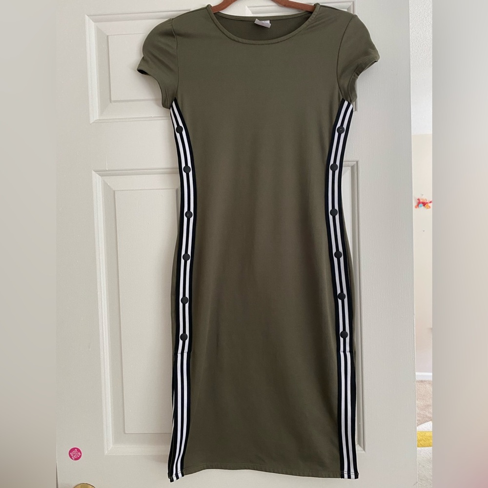 Midi dress No boundaries Size XS military green